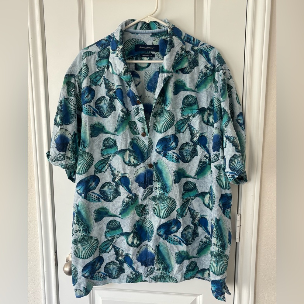 Tommy Bahama Original Fit 100% Silk Seashell Aloha Shirt – XL